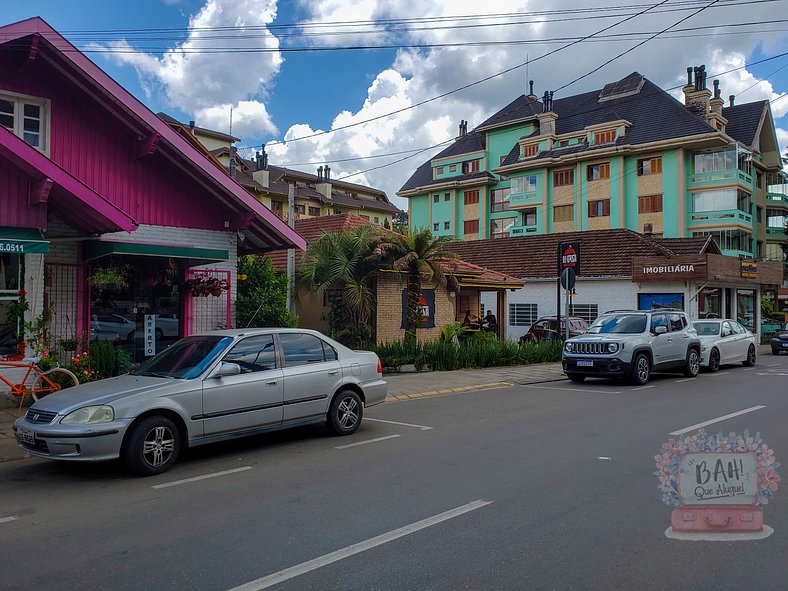 Centro de Gramado | Duas suítes | 600m Rua Coberta